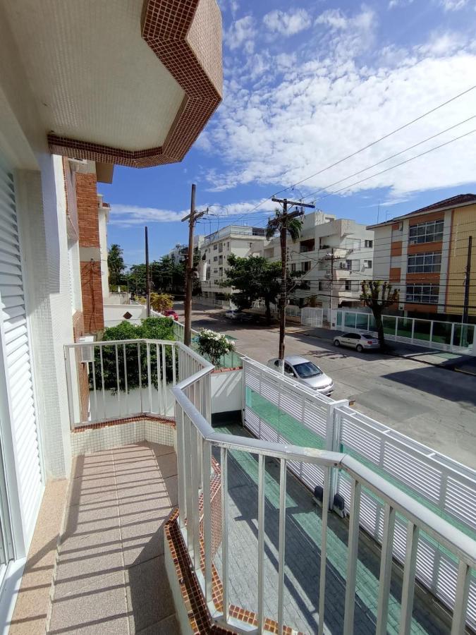Apartamento com Estacionamento, Wi-Fi, Ar condicionado a 300 metros da Praia da Enseada no Guarujá. Esterno foto