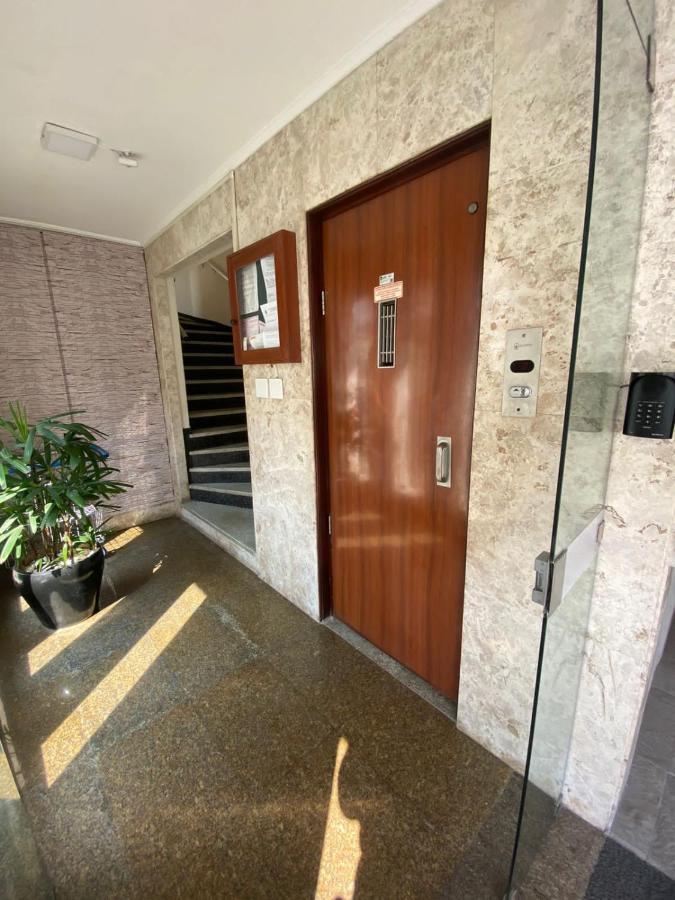 Apartamento com Estacionamento, Wi-Fi, Ar condicionado a 300 metros da Praia da Enseada no Guarujá. Esterno foto