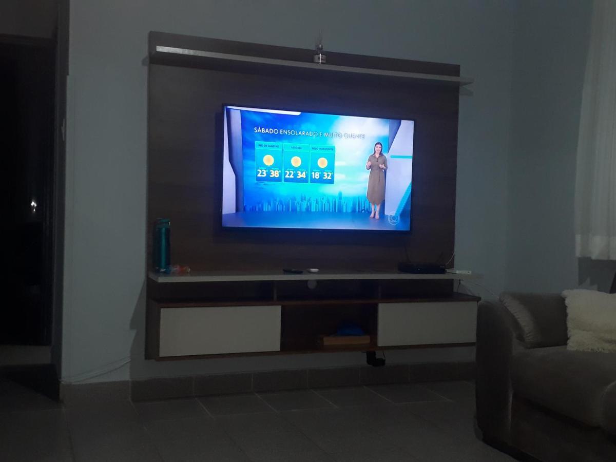 Apartamento com Estacionamento, Wi-Fi, Ar condicionado a 300 metros da Praia da Enseada no Guarujá. Esterno foto