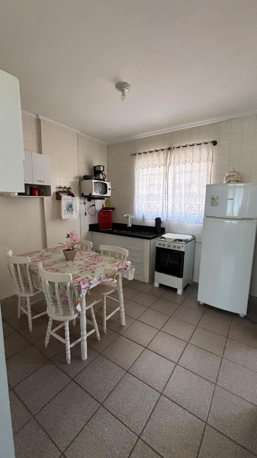 Apartamento com Estacionamento, Wi-Fi, Ar condicionado a 300 metros da Praia da Enseada no Guarujá. Esterno foto