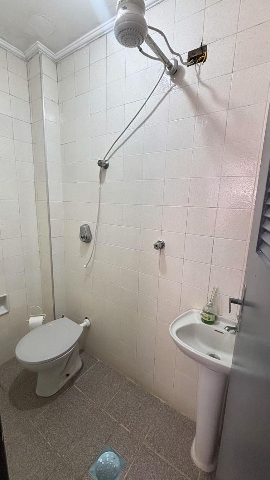 Apartamento com Estacionamento, Wi-Fi, Ar condicionado a 300 metros da Praia da Enseada no Guarujá. Esterno foto