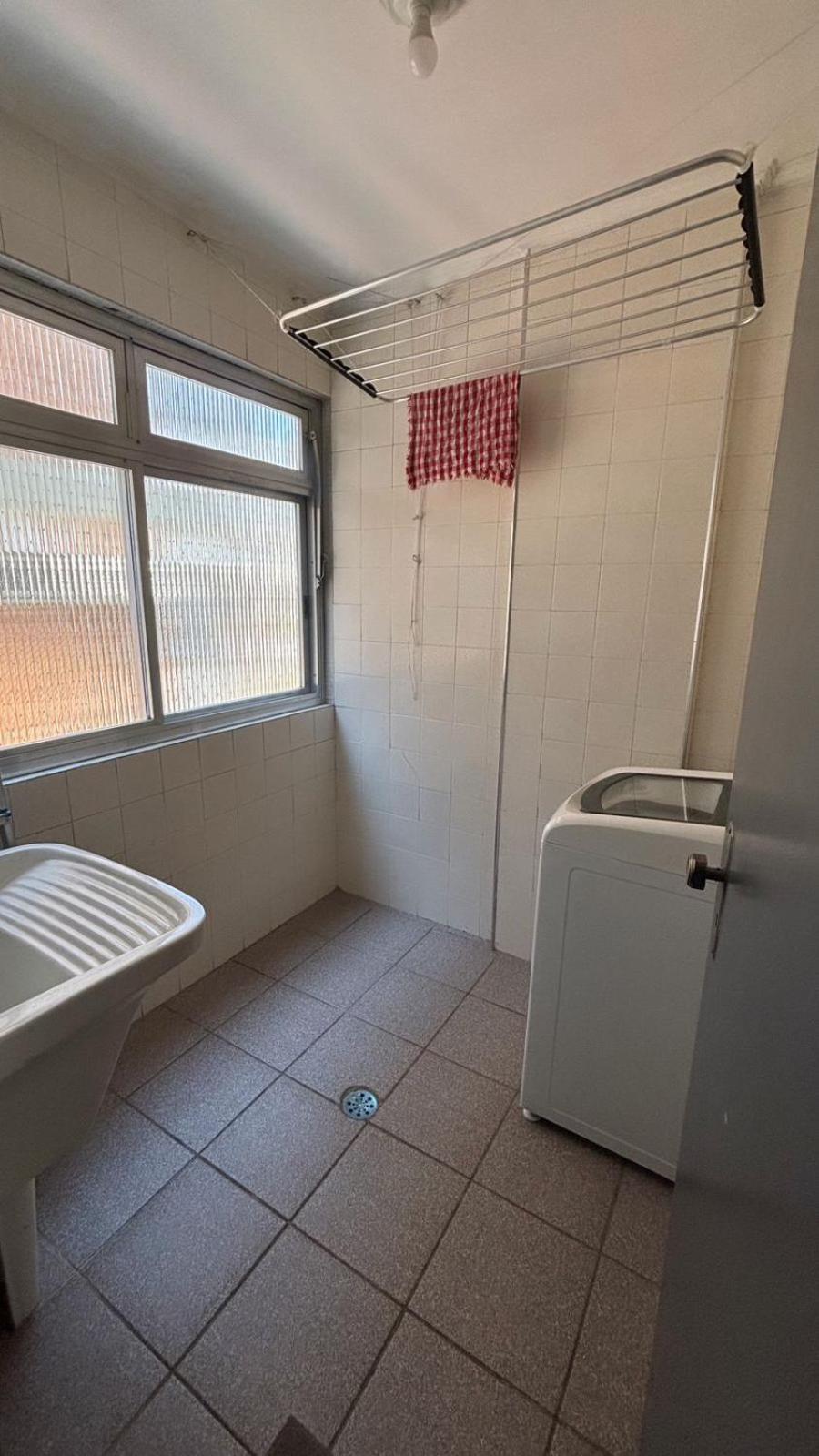 Apartamento com Estacionamento, Wi-Fi, Ar condicionado a 300 metros da Praia da Enseada no Guarujá. Esterno foto